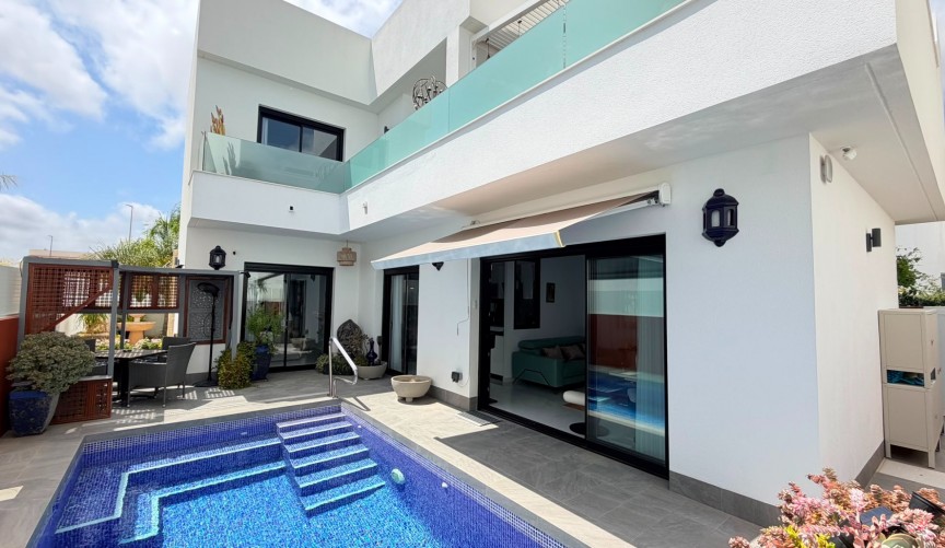 Reventa - Villa -
Los Montesinos - Costa Blanca
