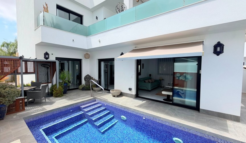 Reventa - Villa -
Los Montesinos - Costa Blanca