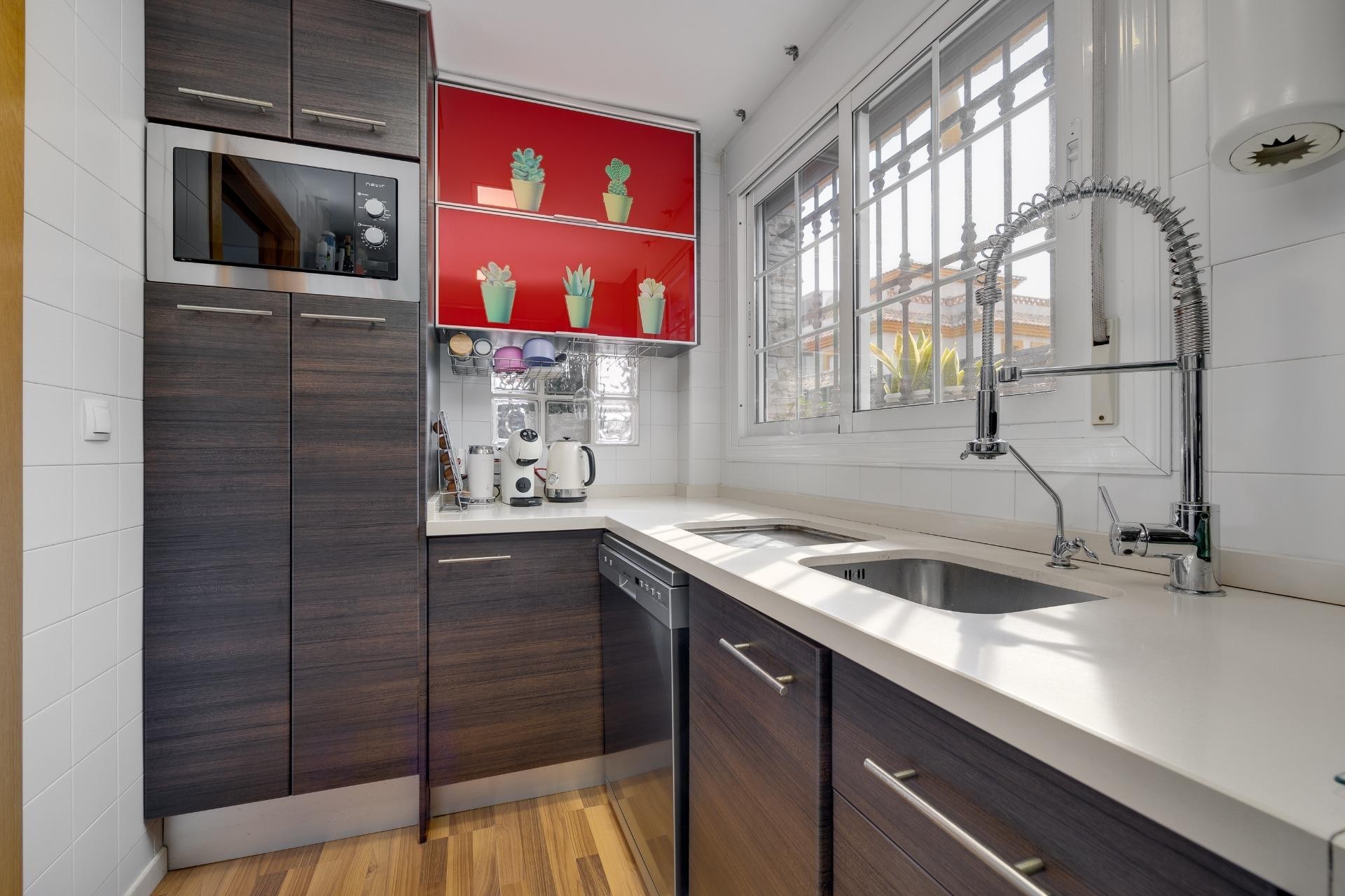 Reventa - Villa -
Los Montesinos - La Herrada