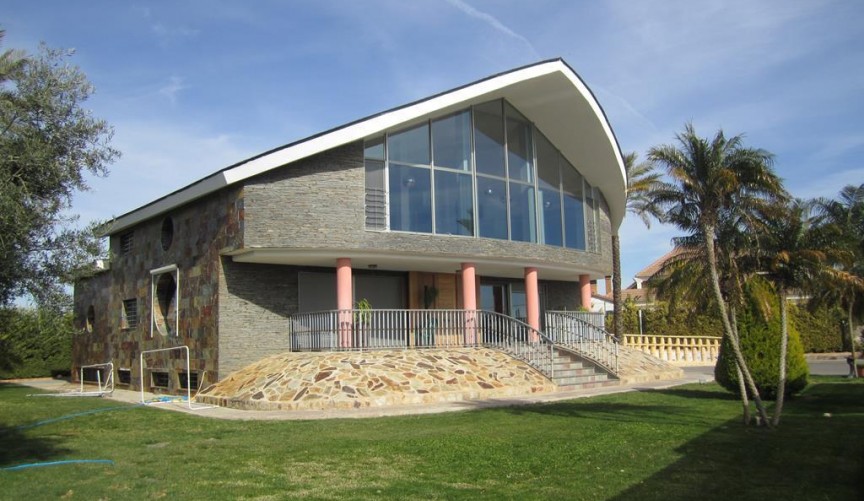 Reventa - Villa -
Los Montesinos