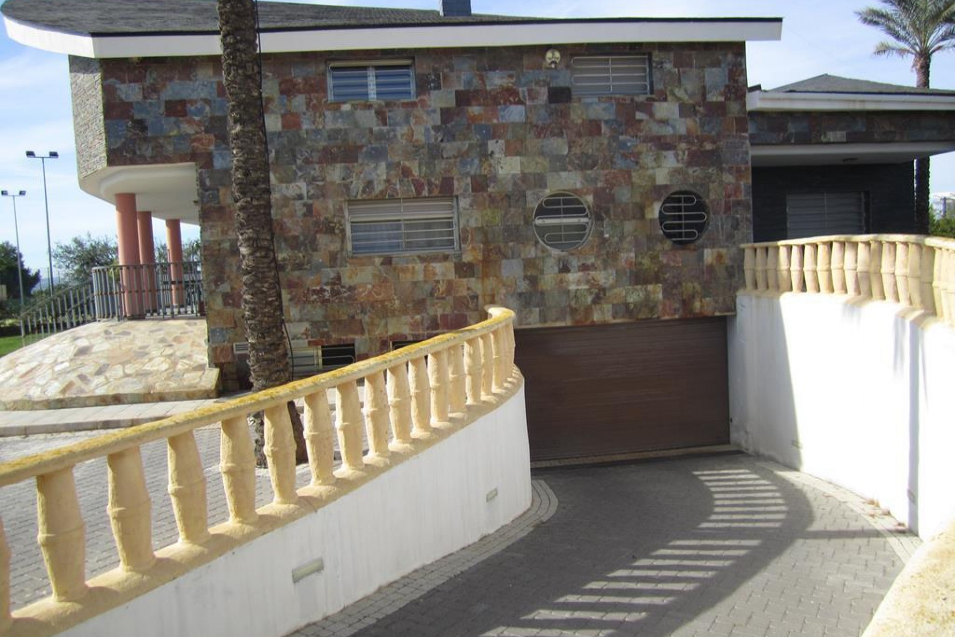 Reventa - Villa -
Los Montesinos