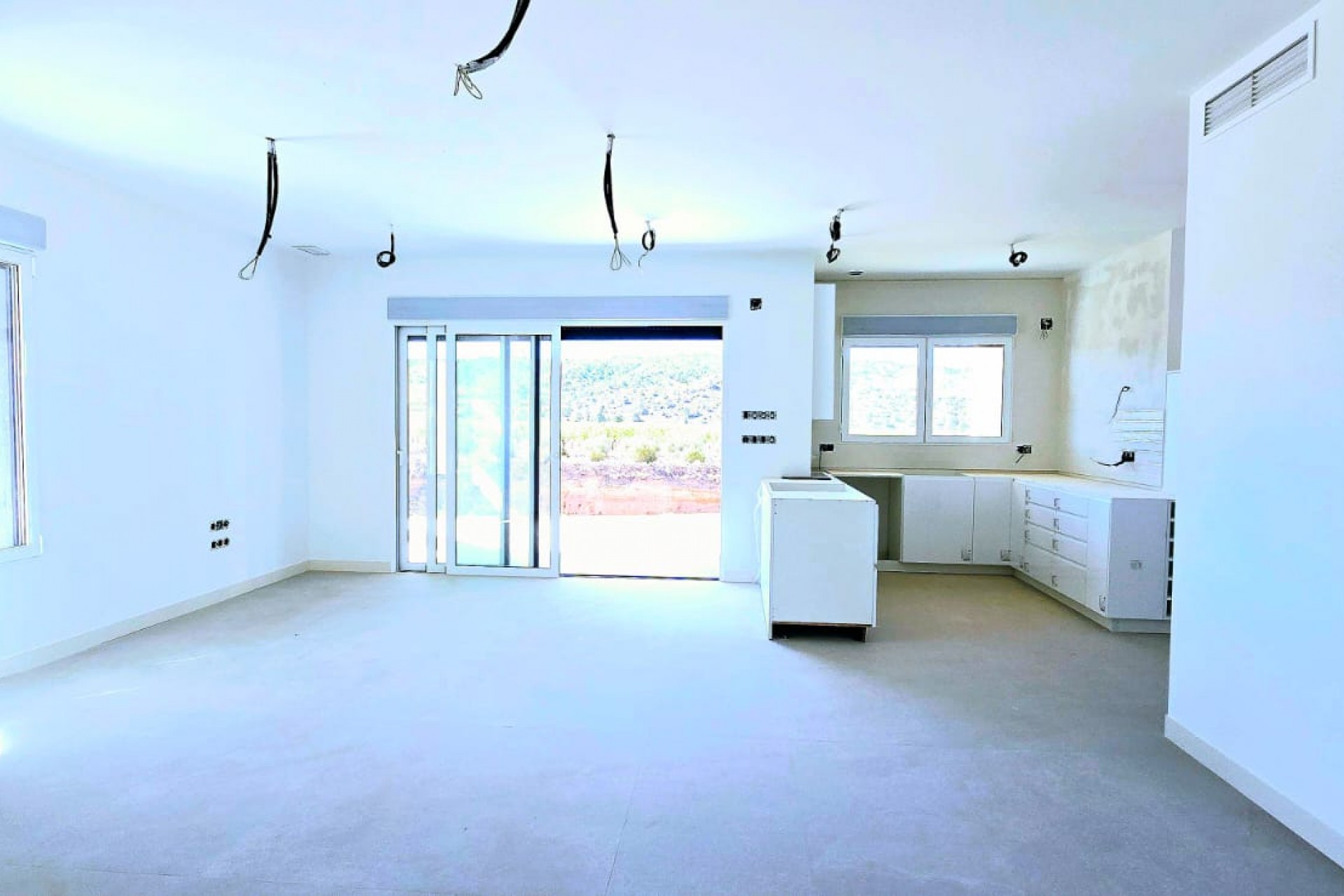 Reventa - Villa -
Macisvenda - Inland