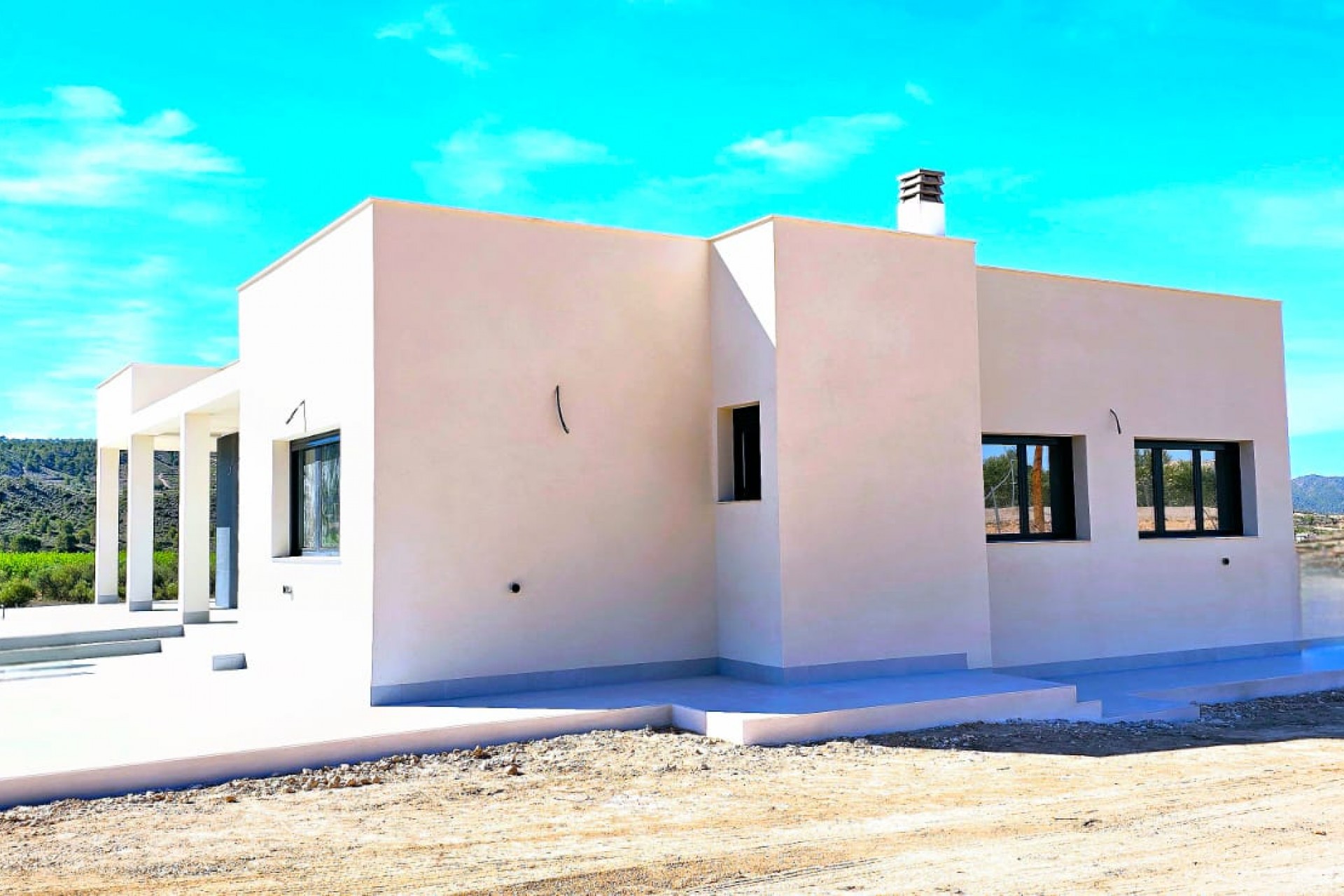 Reventa - Villa -
Macisvenda - Inland