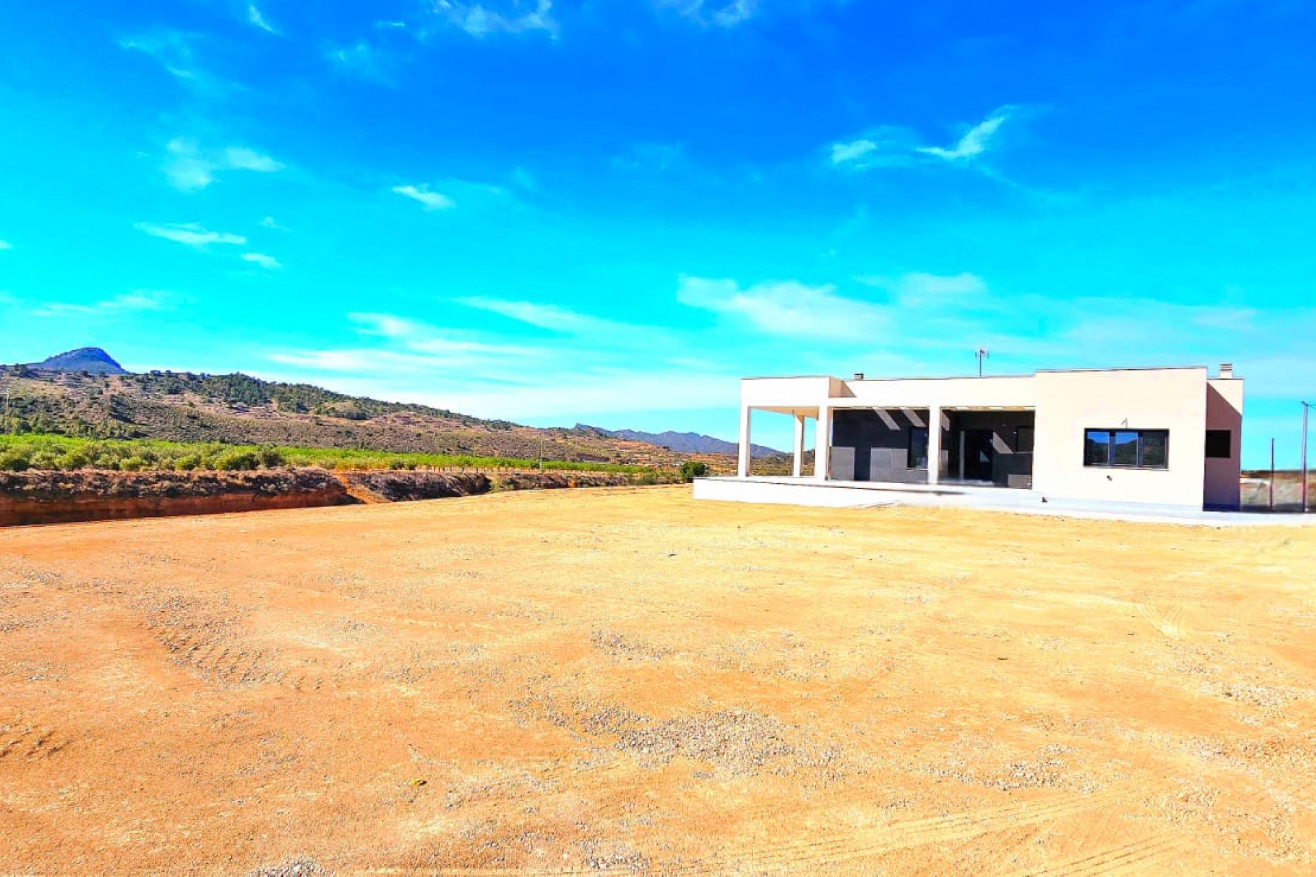 Reventa - Villa -
Macisvenda - Inland