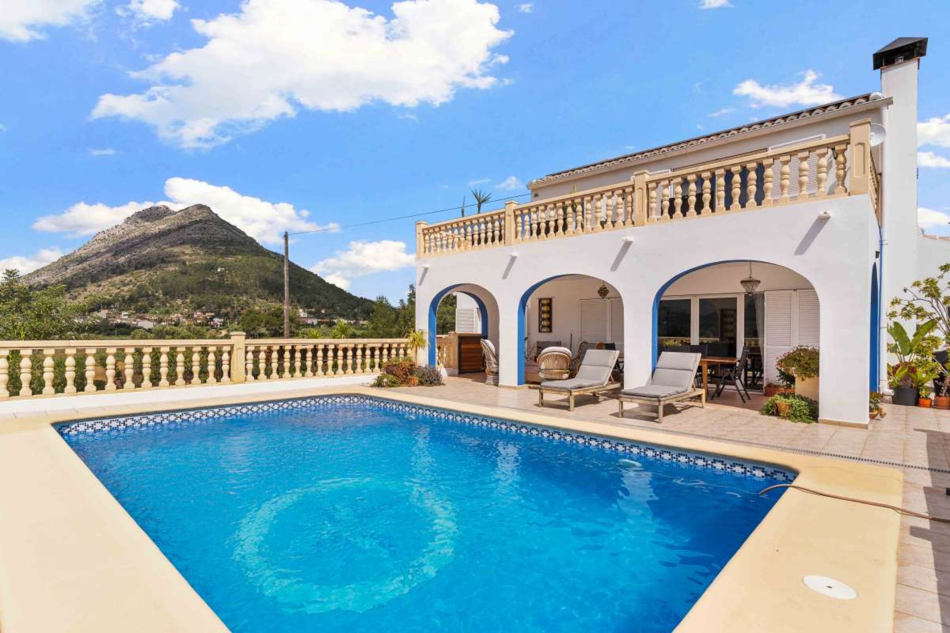 Reventa - Villa -
Murla - Inland