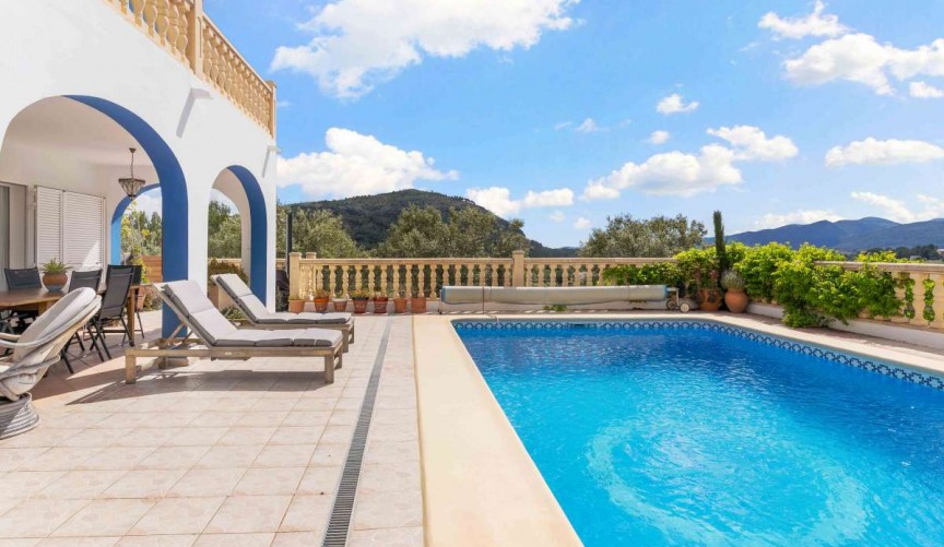 Reventa - Villa -
Murla - Inland