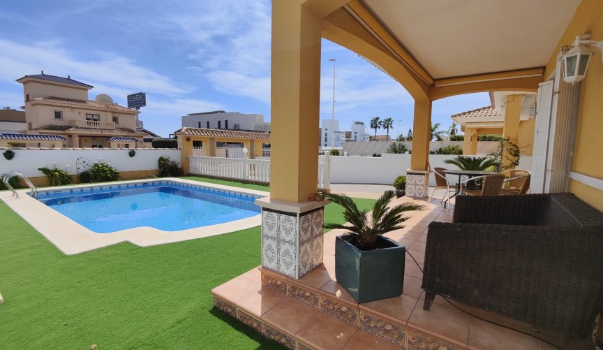 Reventa - Villa -
Orihuela Costa - Cabo Roig