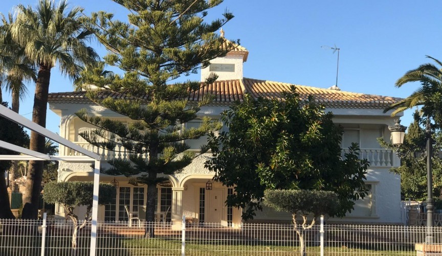 Reventa - Villa -
Orihuela Costa - Cabo Roig