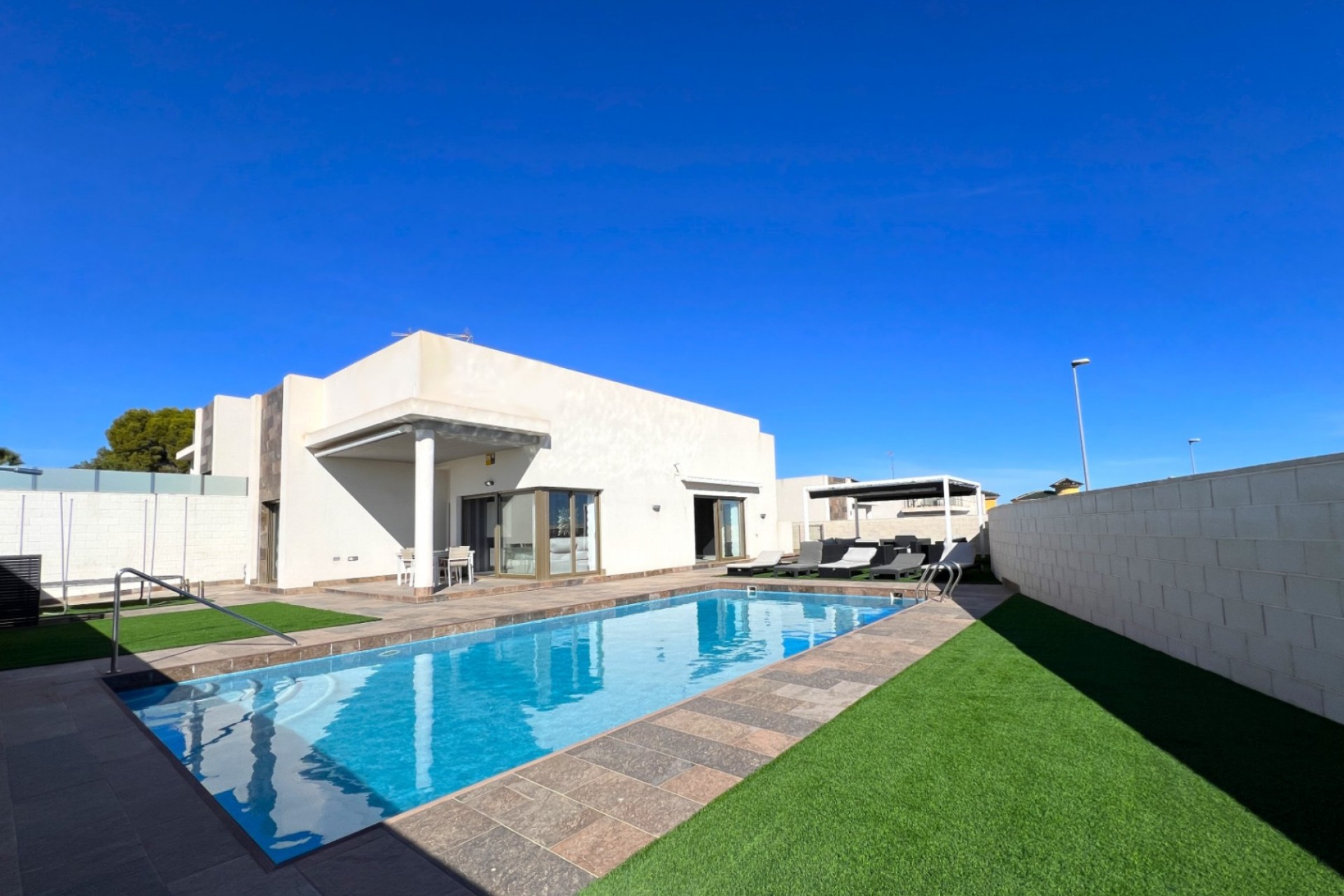 Reventa - Villa -
Orihuela Costa - Costa Blanca