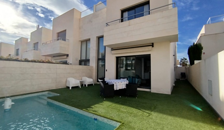 Reventa - Villa -
Orihuela Costa - Costa Blanca