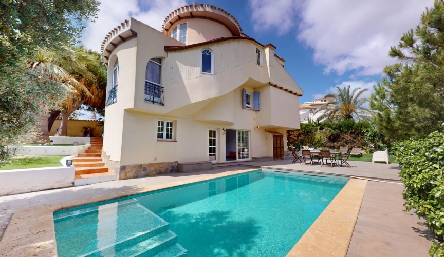 Reventa - Villa -
Orihuela Costa - Costa Blanca