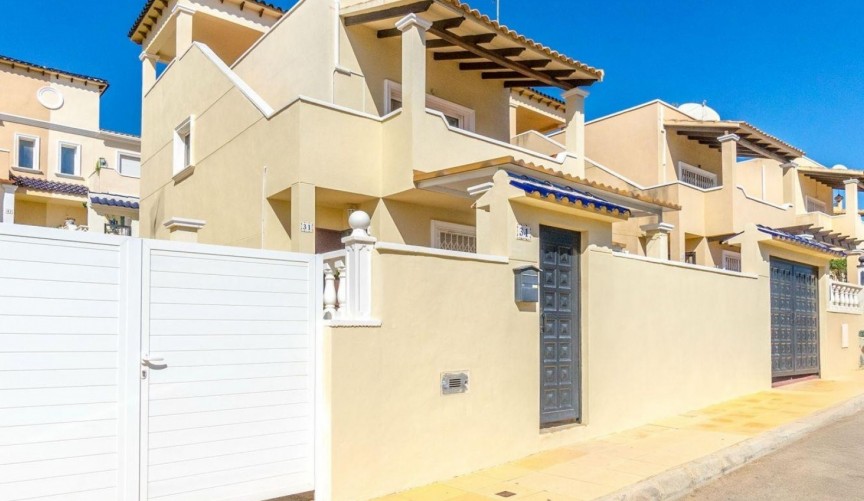 Reventa - Villa -
Orihuela Costa - Costa Blanca