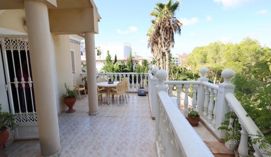 Reventa - Villa -
Orihuela Costa - Costa Blanca