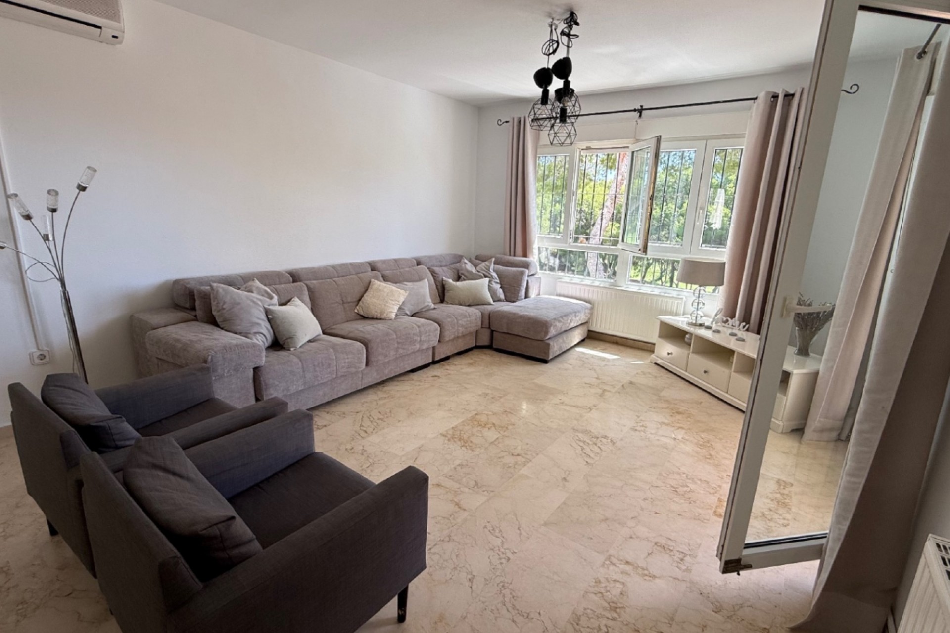 Reventa - Villa -
Orihuela Costa - Costa Blanca
