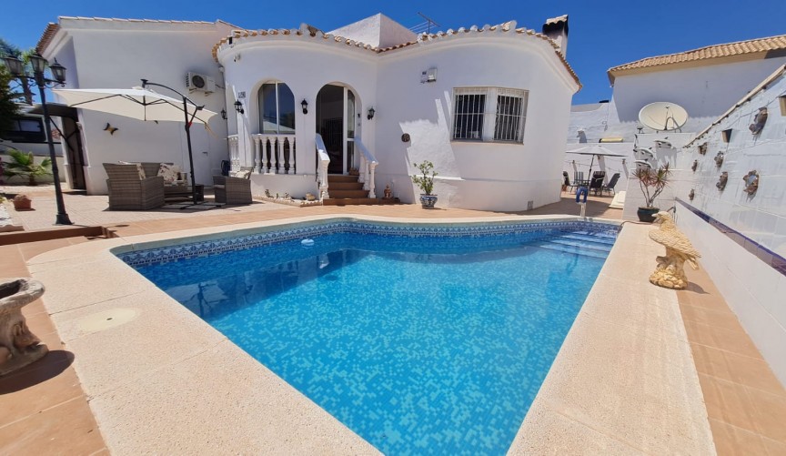 Reventa - Villa -
Orihuela Costa - Costa Blanca
