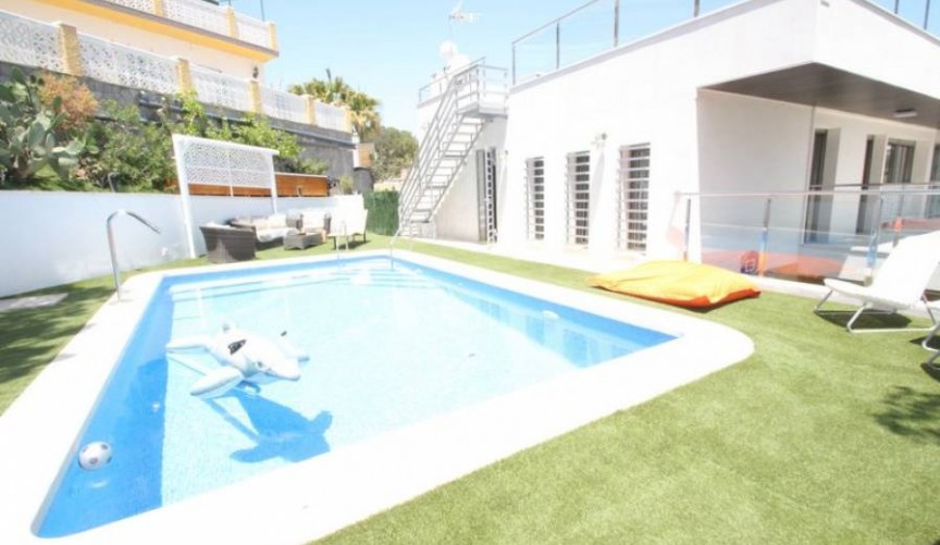 Reventa - Villa -
Orihuela Costa - Costa Blanca