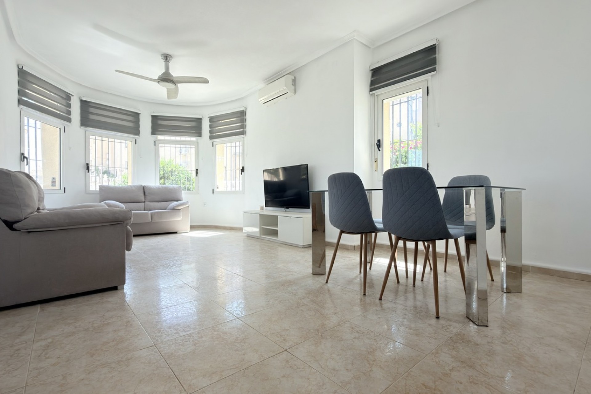 Reventa - Villa -
Orihuela Costa - Costa Blanca