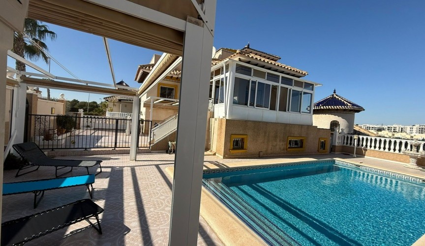 Reventa - Villa -
Orihuela Costa - Costa Blanca