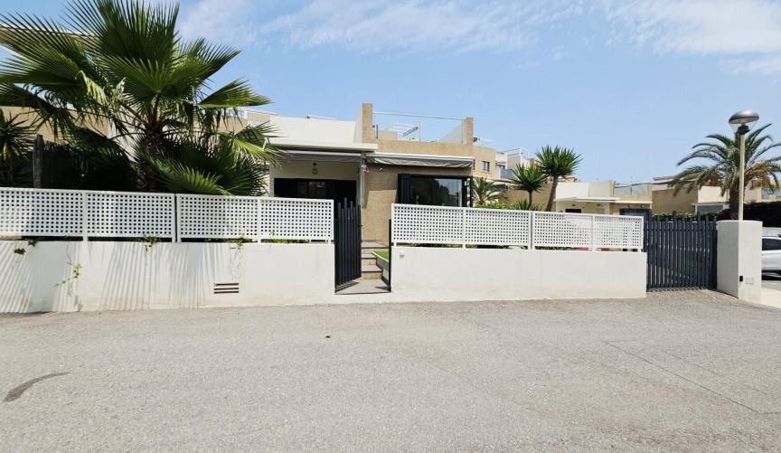 Reventa - Villa -
Orihuela Costa - La Regia