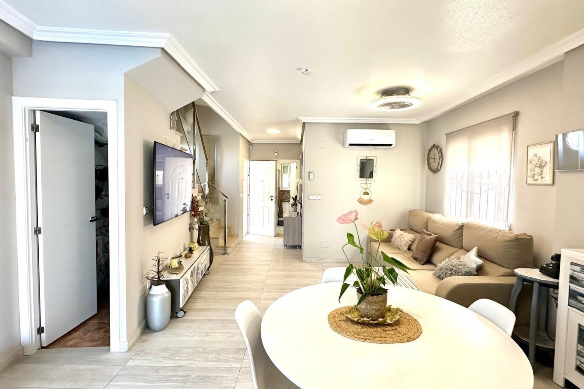 Reventa - Villa -
Orihuela Costa - La Regia