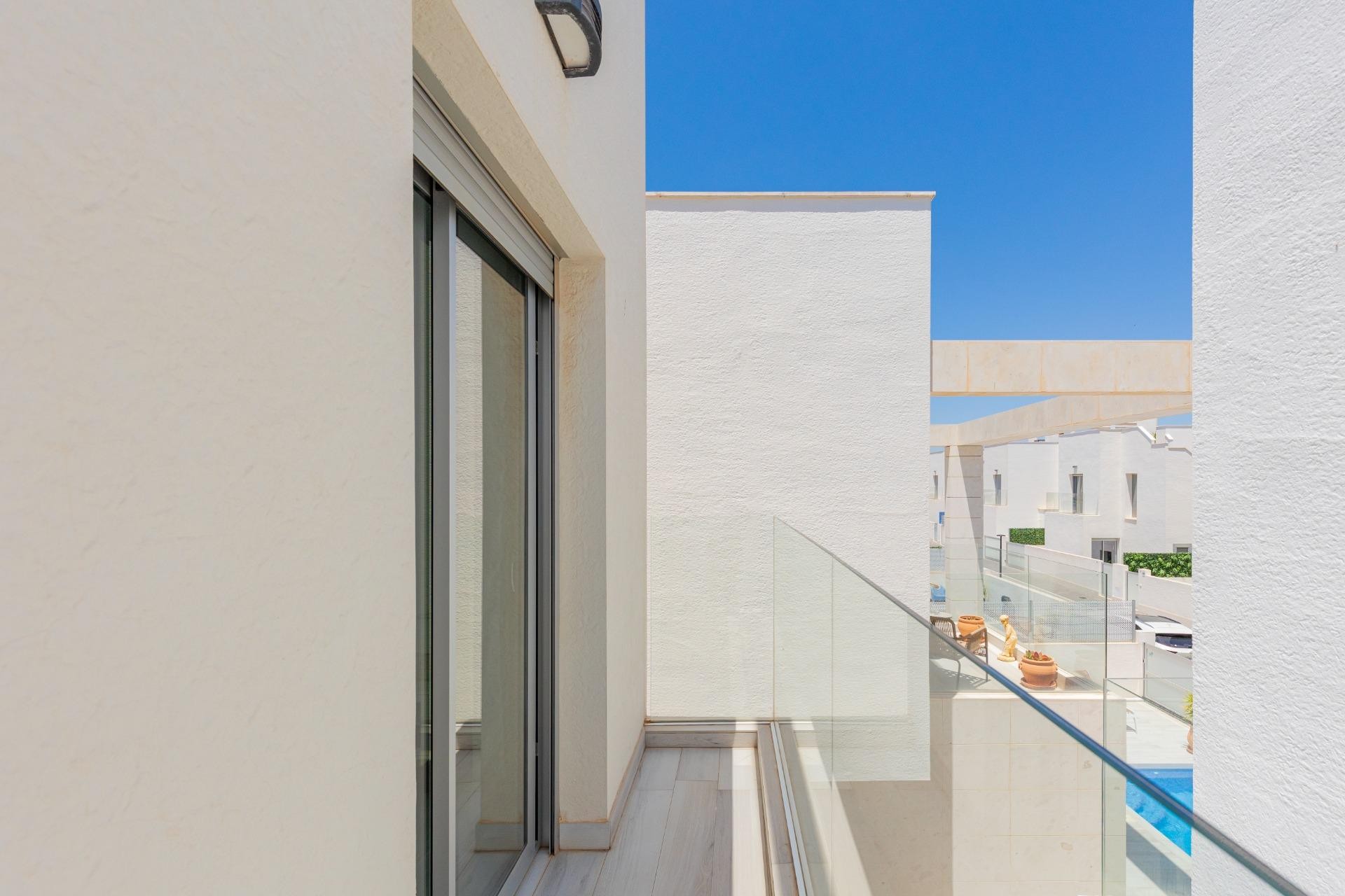Reventa - Villa -
Orihuela Costa - Lomas de Cabo Roig