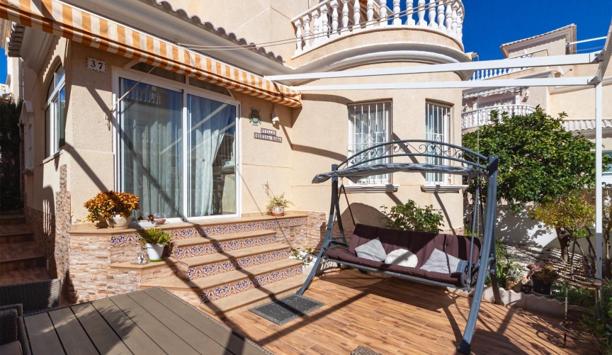 Reventa - Villa -
Orihuela Costa - Los Almendros-la Florida