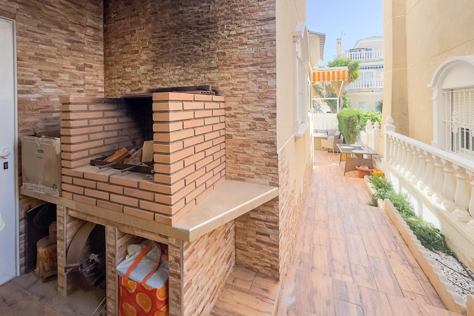 Reventa - Villa -
Orihuela Costa - Los Almendros-la Florida