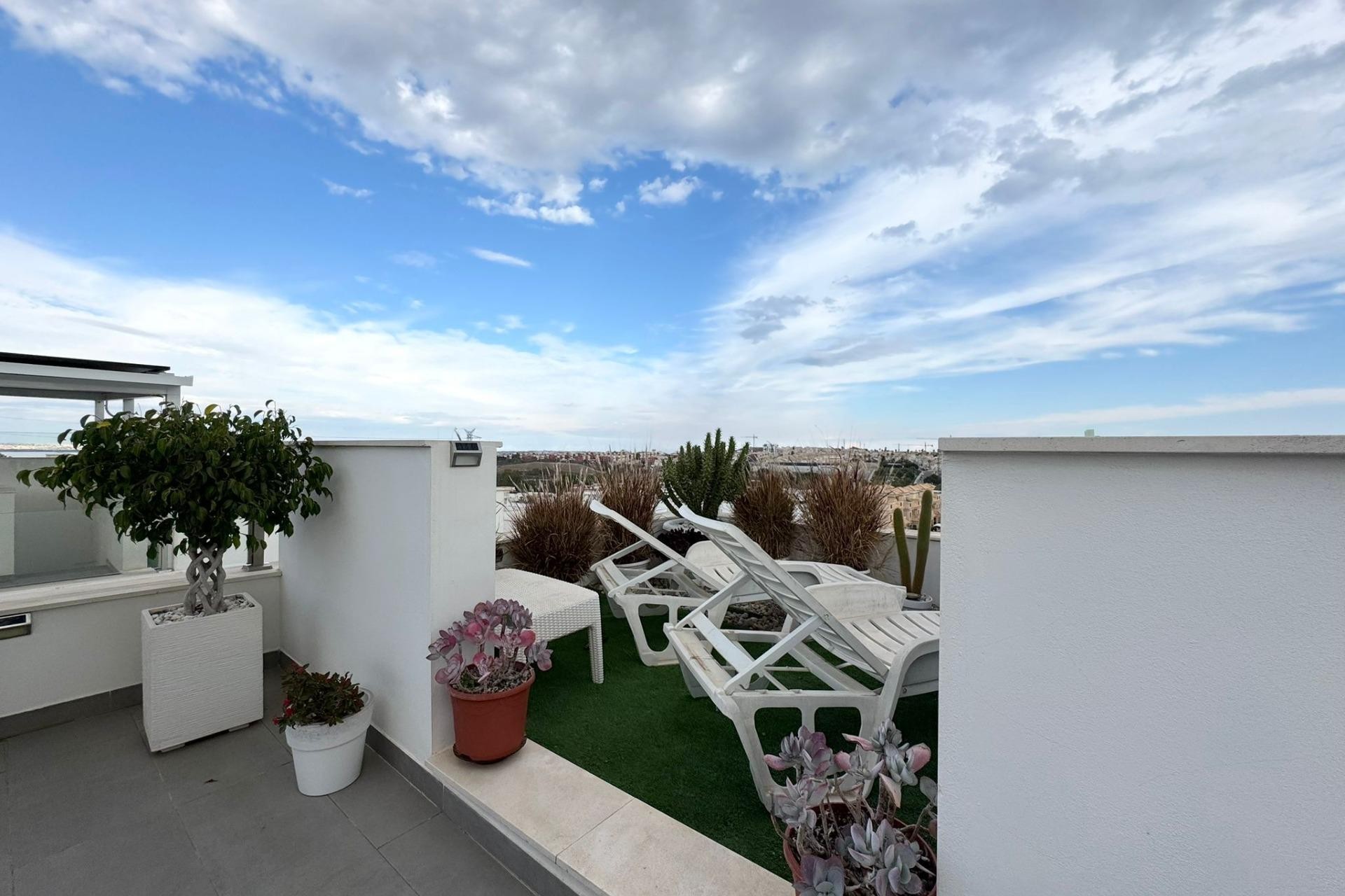 Reventa - Villa -
Orihuela Costa - PAU 26