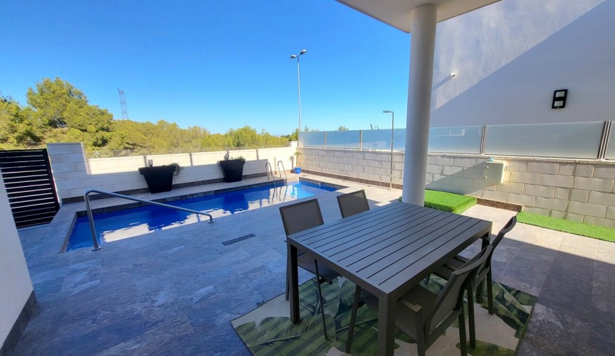 Reventa - Villa -
Orihuela Costa - PAU 26