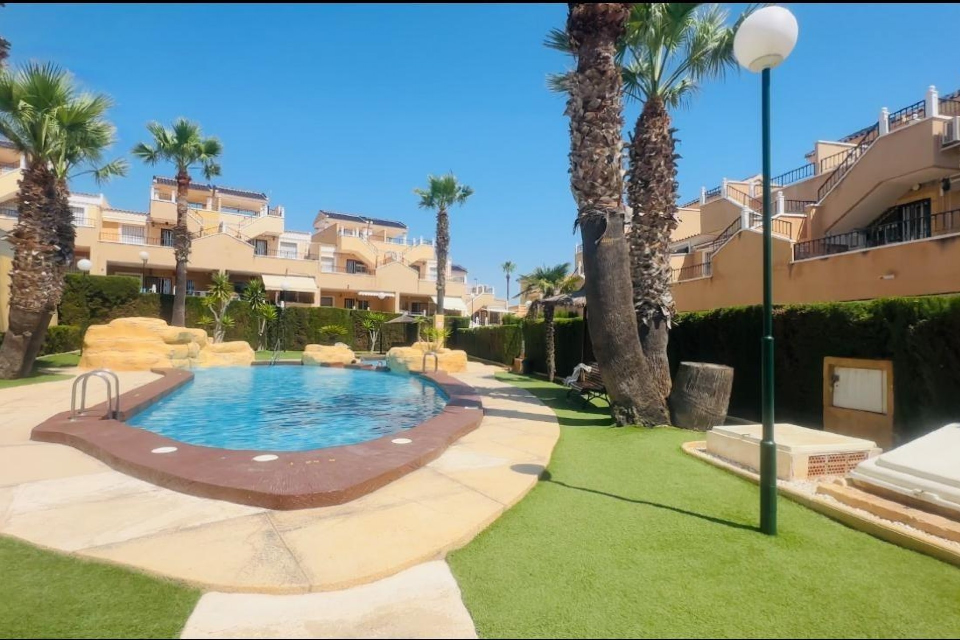 Reventa - Villa -
Orihuela Costa - PAU 8