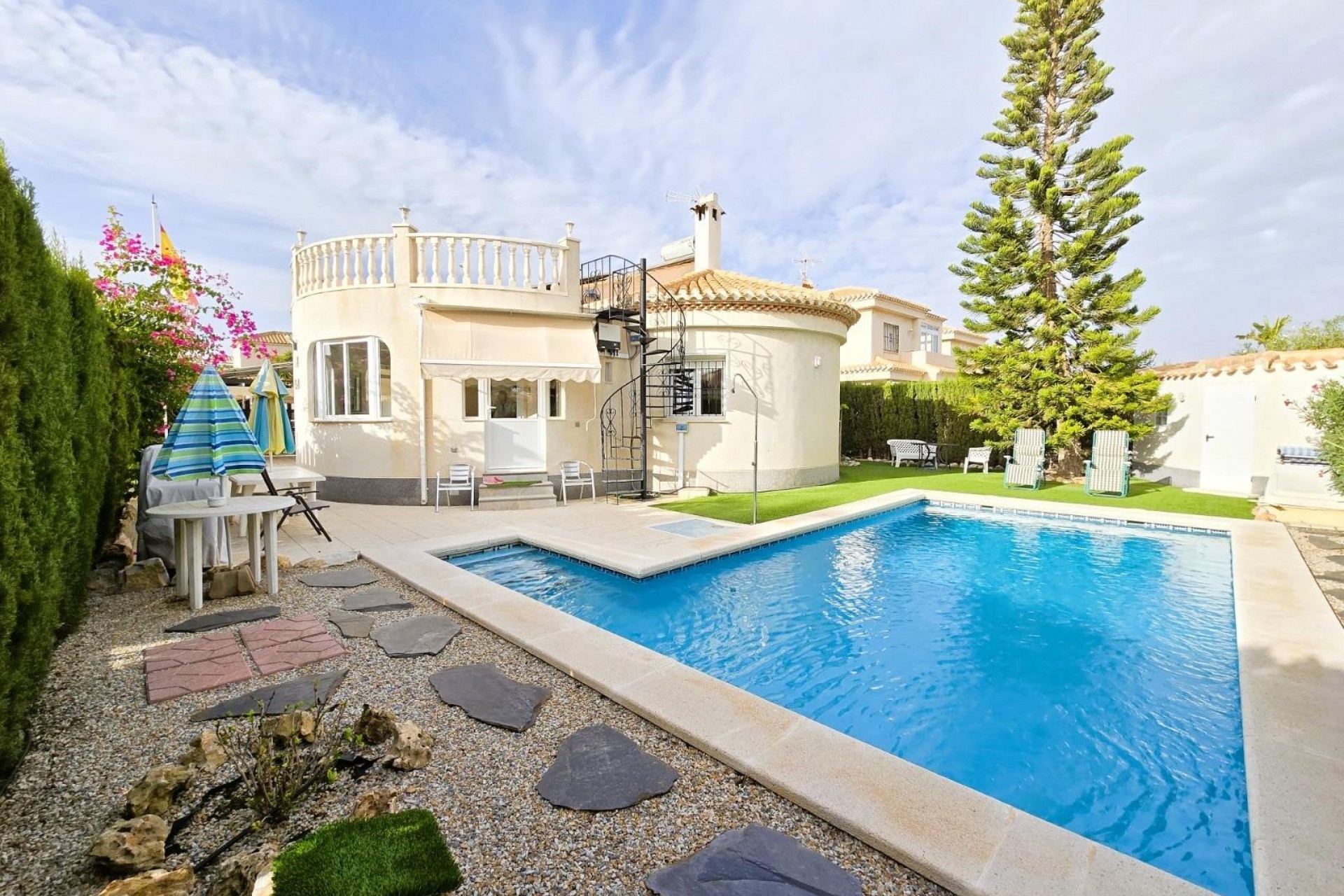 Reventa - Villa -
Orihuela Costa - Playa Flamenca