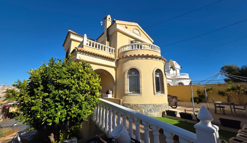 Reventa - Villa -
Orihuela Costa - Villamartín-las Filipinas