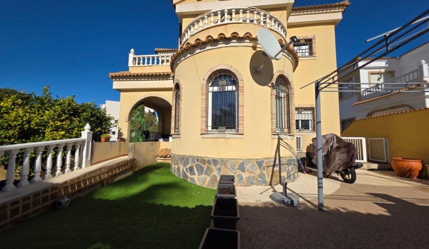 Reventa - Villa -
Orihuela Costa - Villamartín-las Filipinas