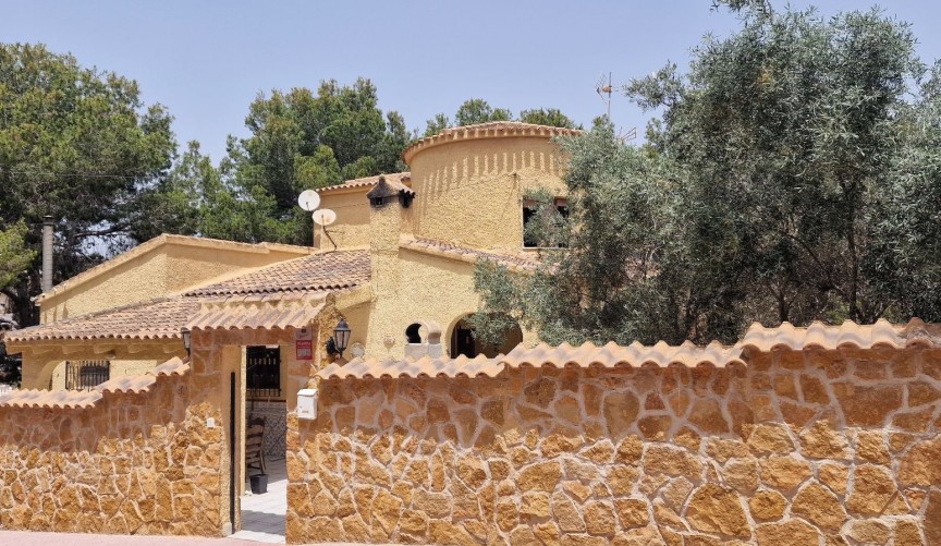 Reventa - Villa -
Orihuela - Inland