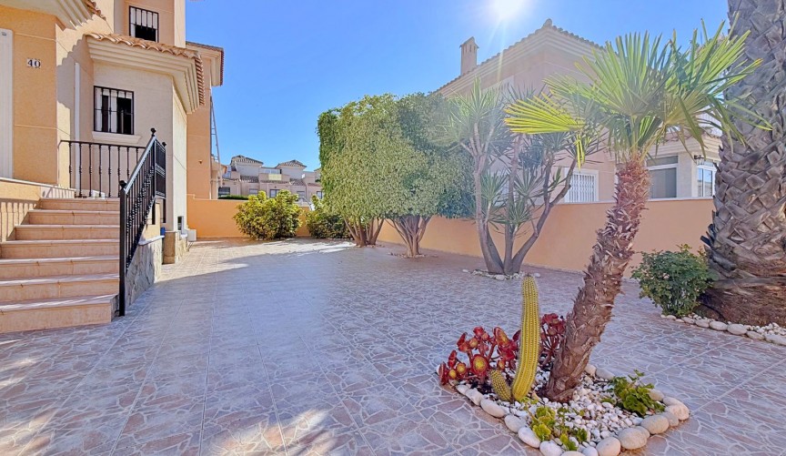 Reventa - Villa -
Orihuela - Inland
