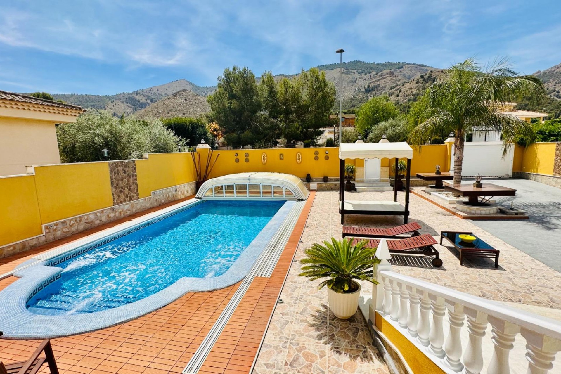 Reventa - Villa -
Orihuela - Urb. Montepinar
