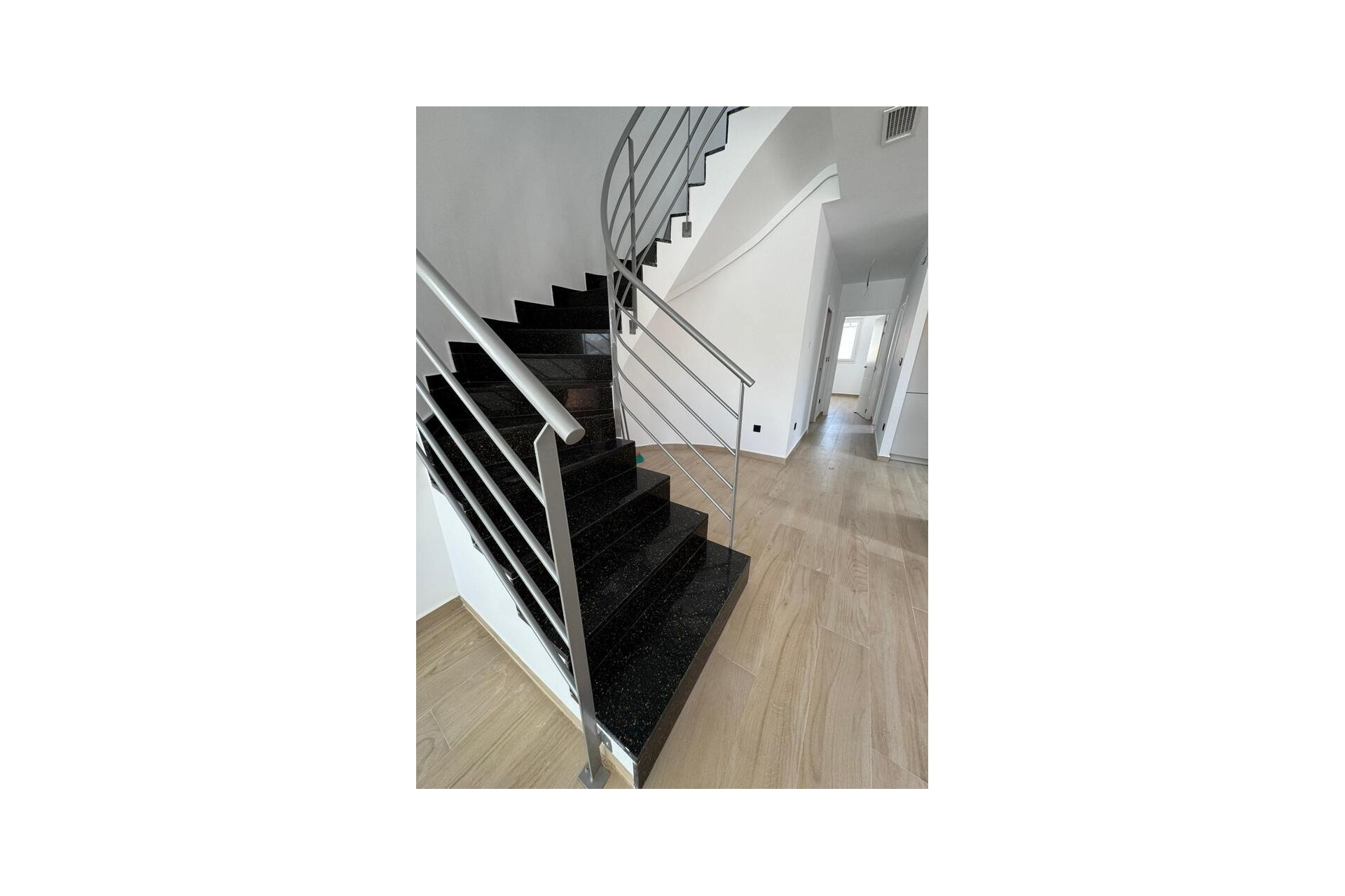 Reventa - Villa Penthouse -
Torrevieja - aguas nuevas