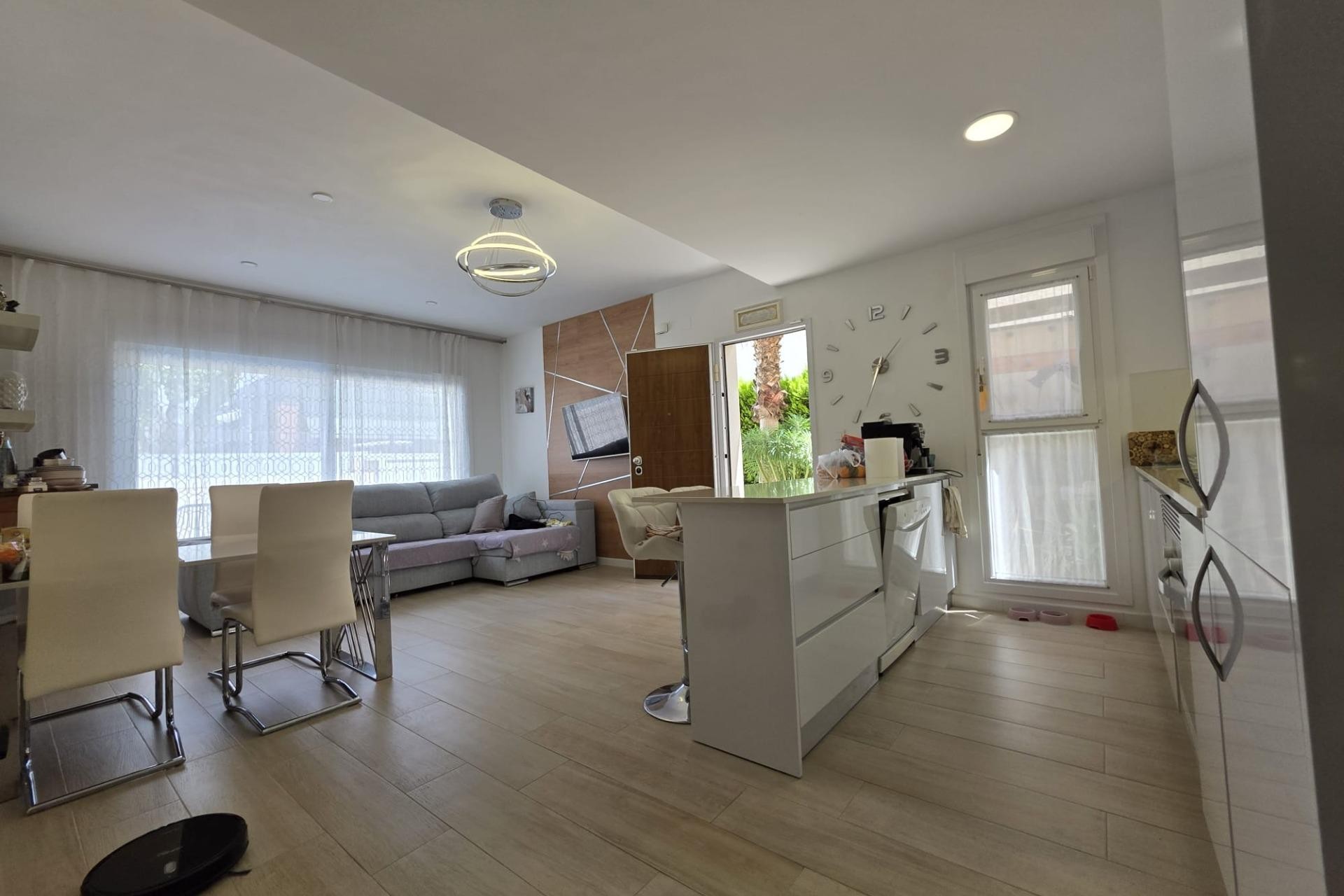 Reventa - Villa -
Pilar de la Horadada - Zona Pueblo