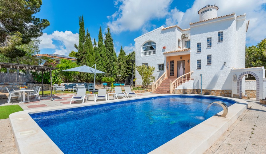 Reventa - Villa -
Pinar de Campoverde - Costa Blanca
