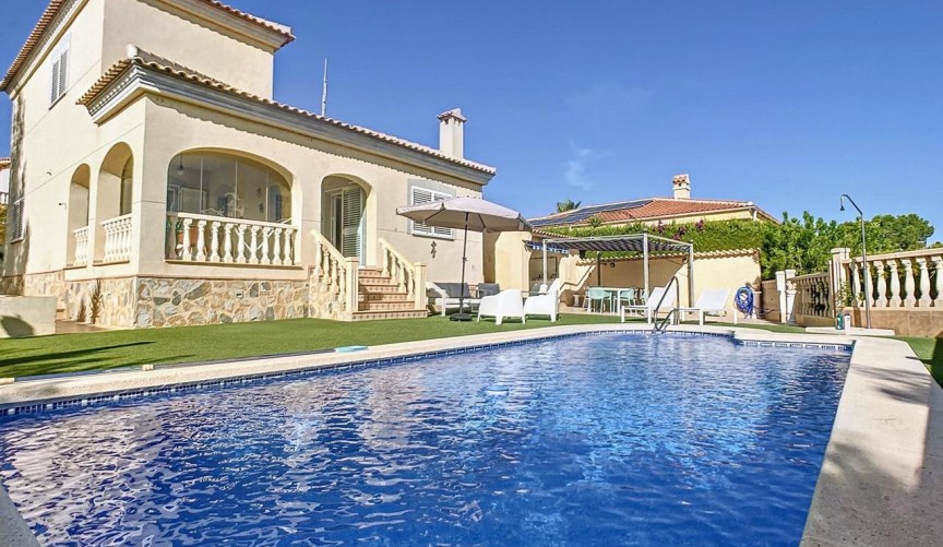 Reventa - Villa -
Pinar de Campoverde - Inland
