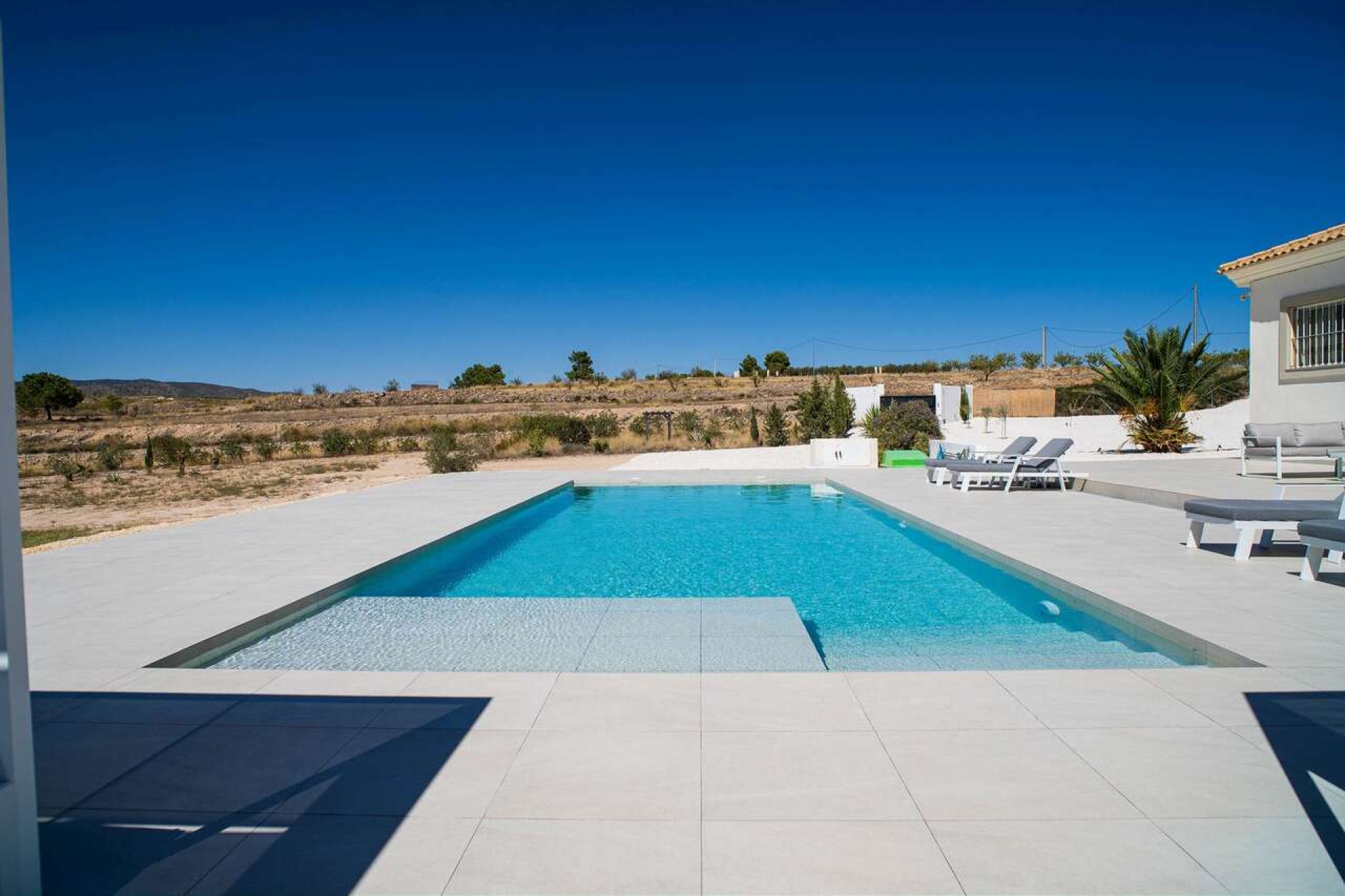 Reventa - Villa -
Pinoso - Inland