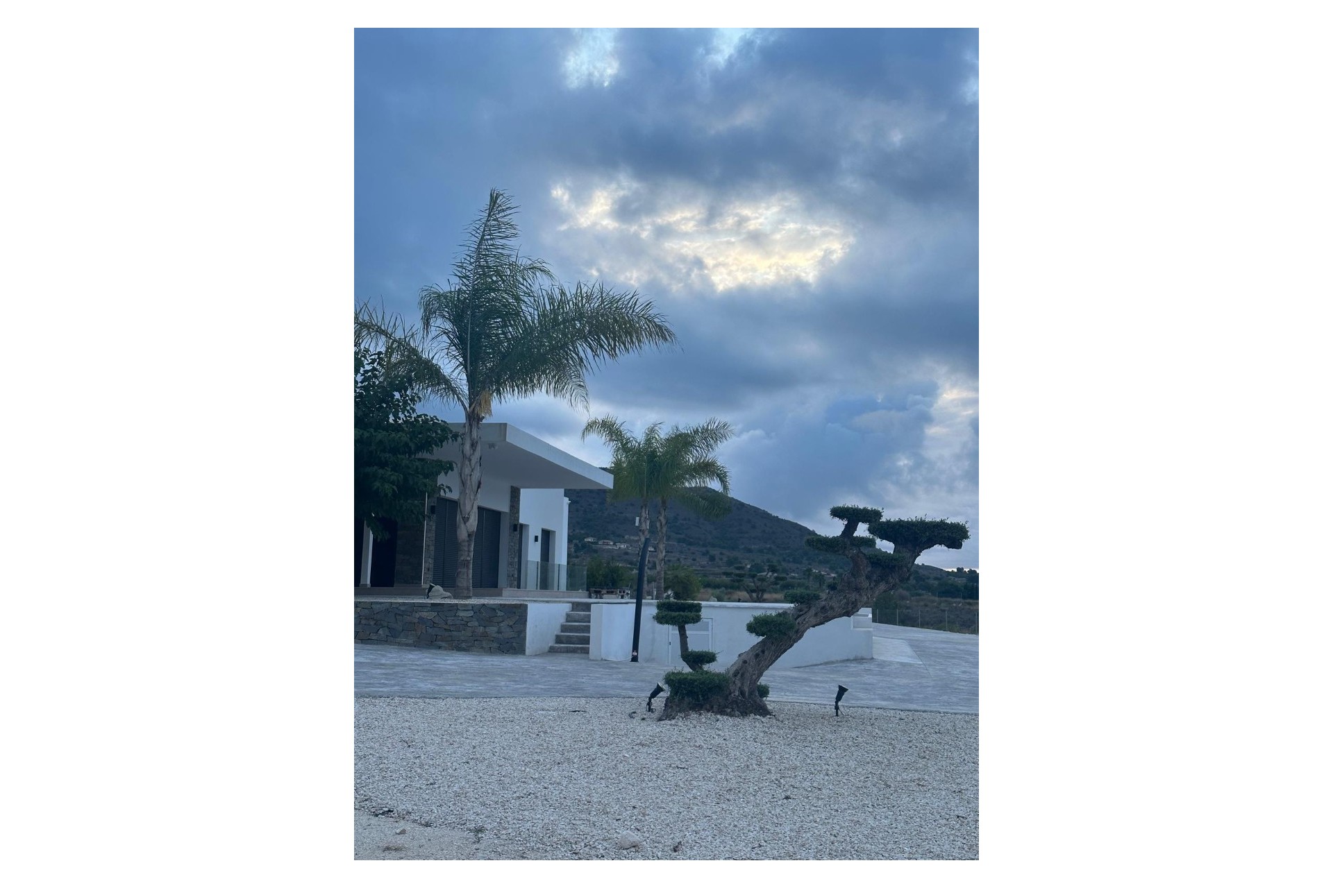 Reventa - Villa -
Pinoso - Inland