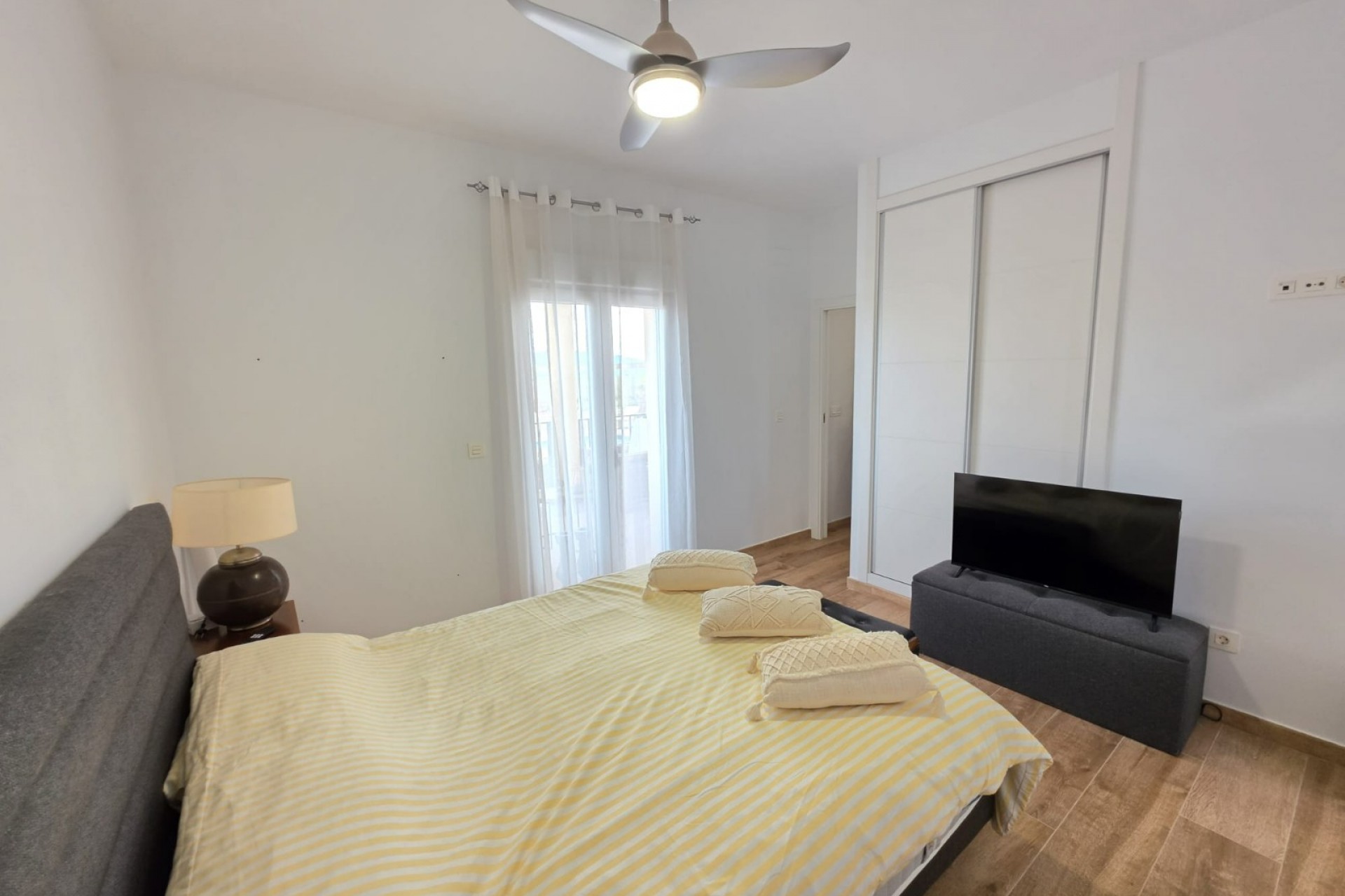 Reventa - Villa -
Pinoso - Inland