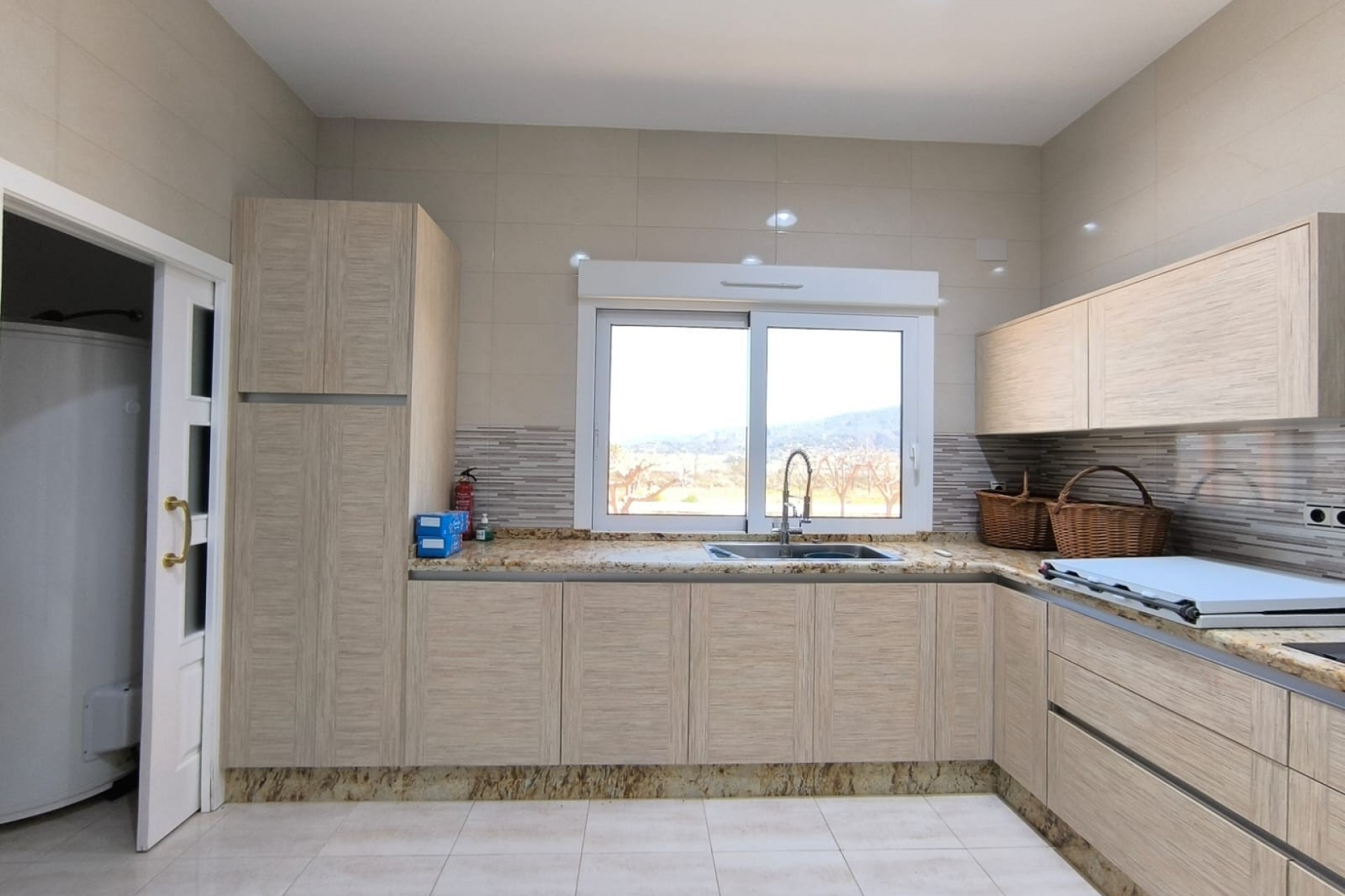 Reventa - Villa -
Pinoso - Inland