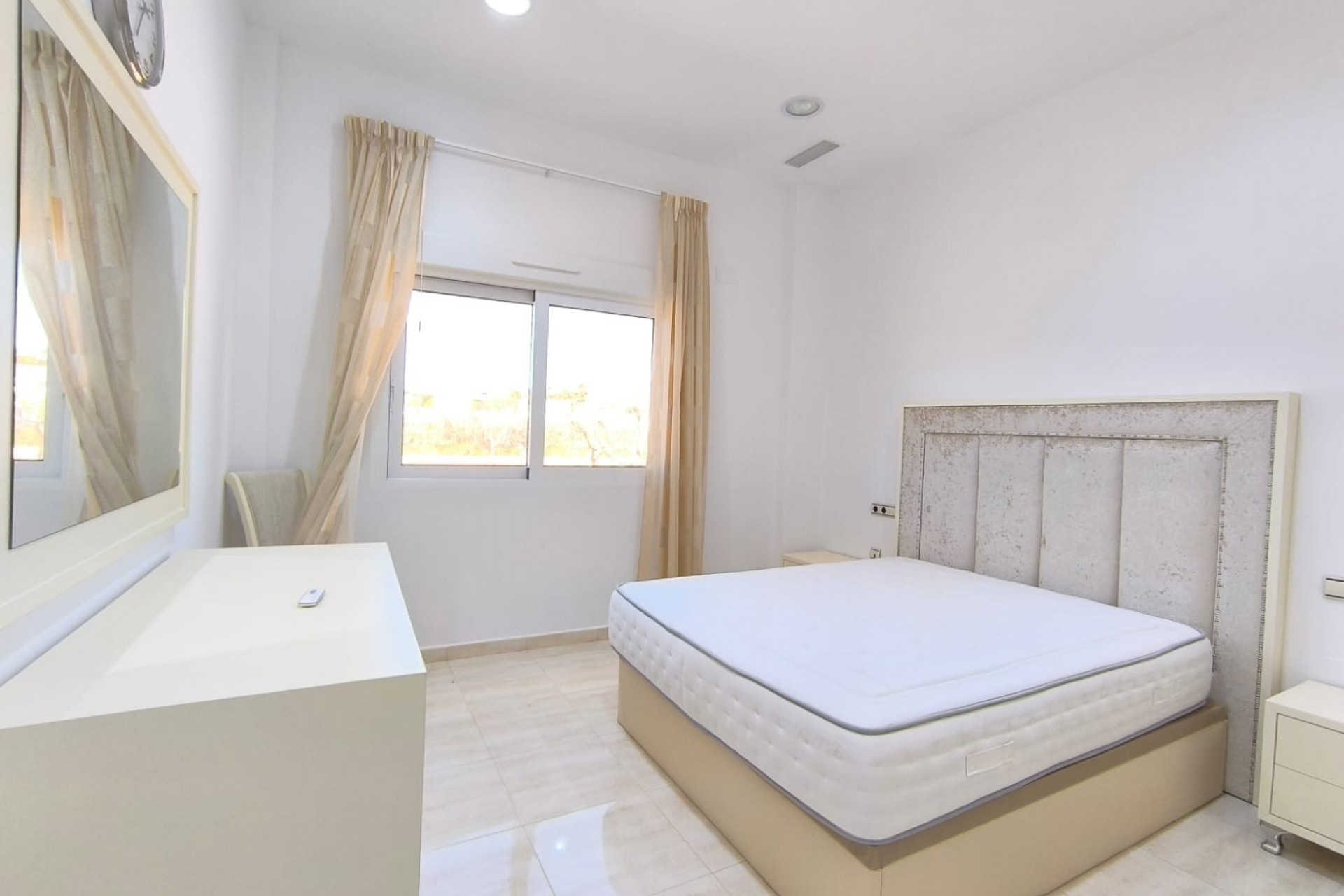 Reventa - Villa -
Pinoso - Inland