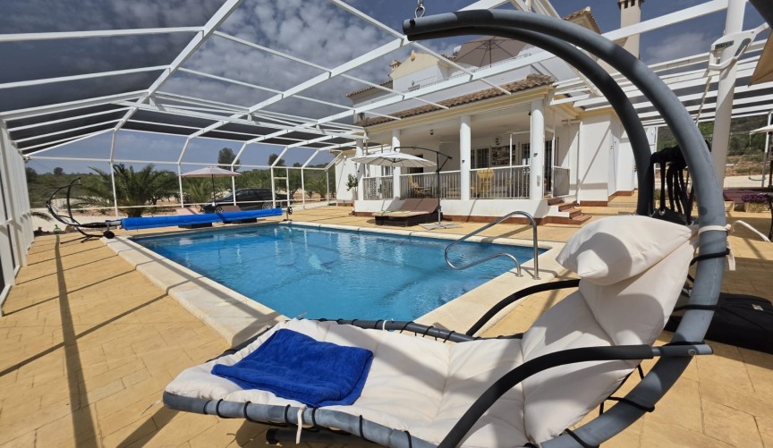 Reventa - Villa -
Pinoso - Inland