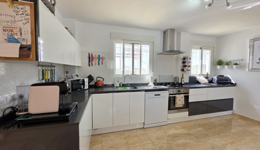 Reventa - Villa -
Pinoso - Inland