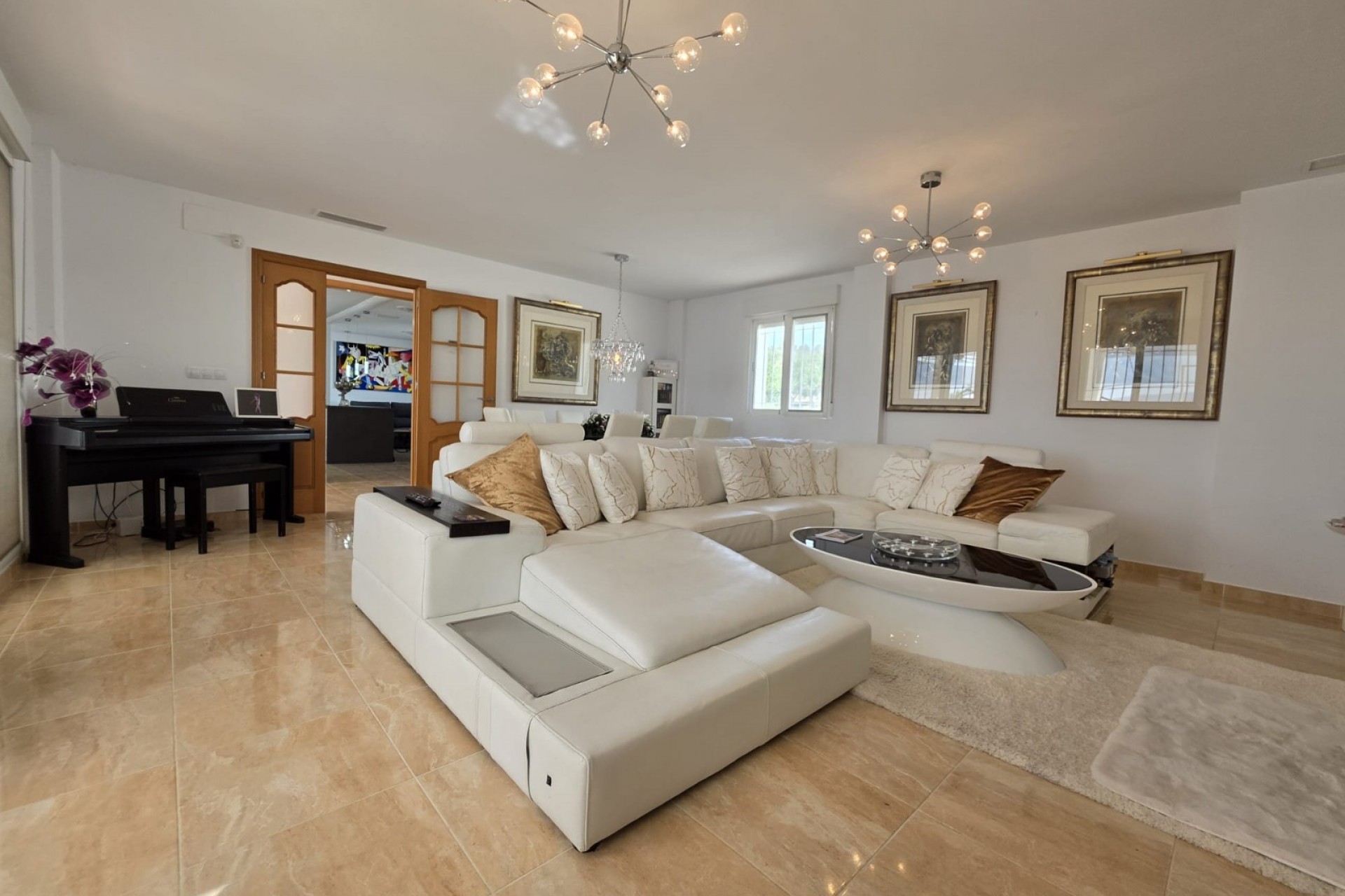 Reventa - Villa -
Pinoso - Inland