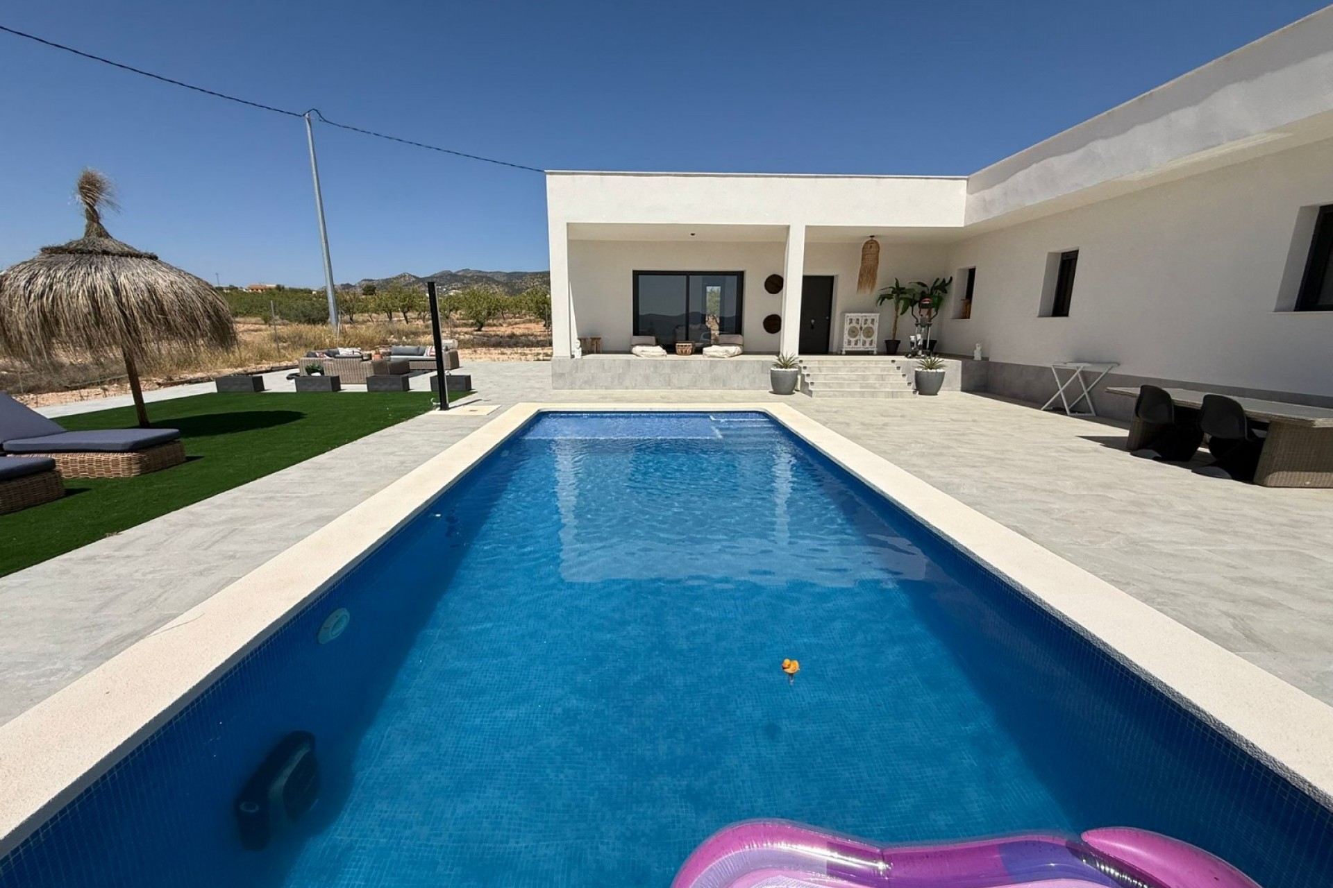 Reventa - Villa -
Pinoso - Inland