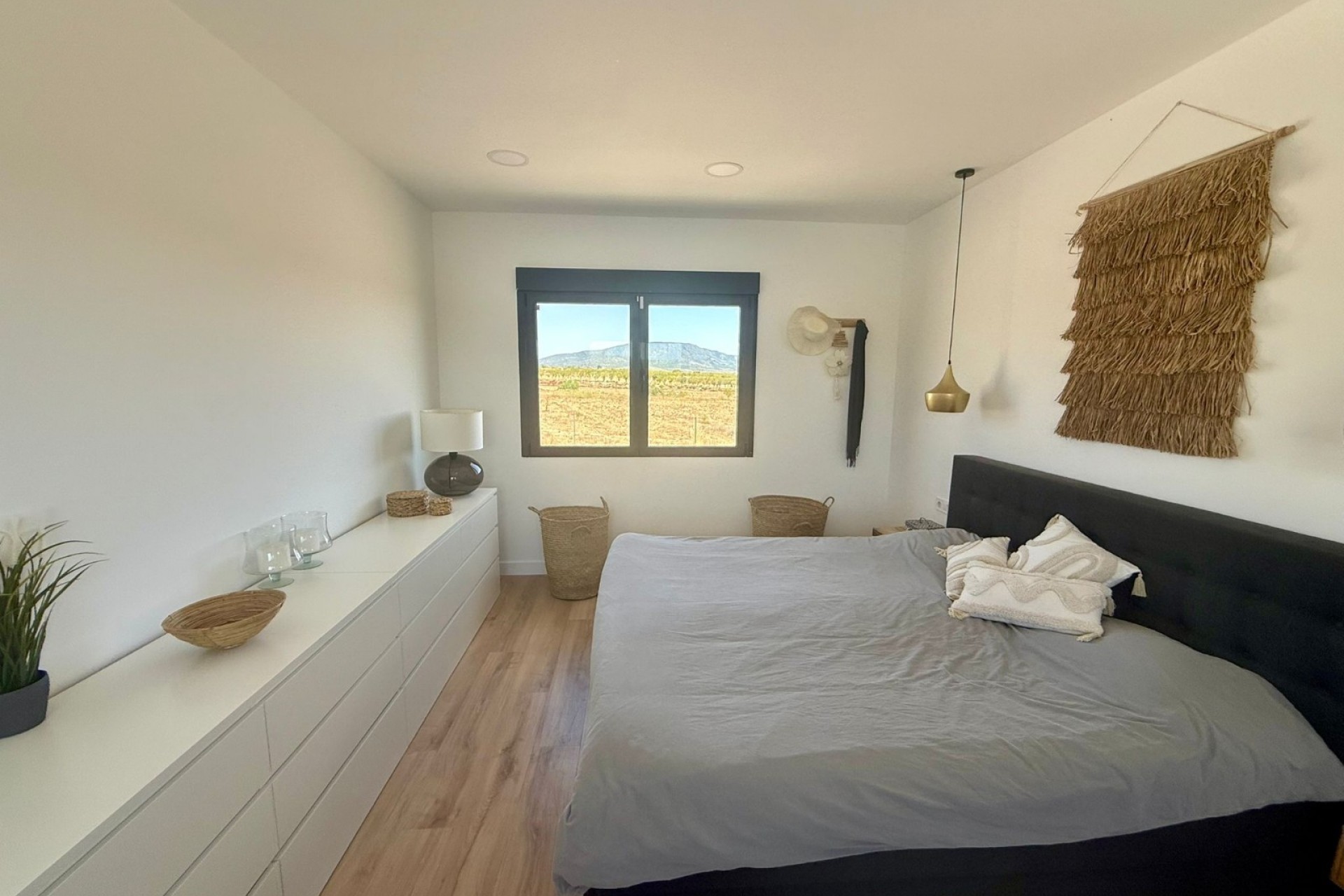 Reventa - Villa -
Pinoso - Inland